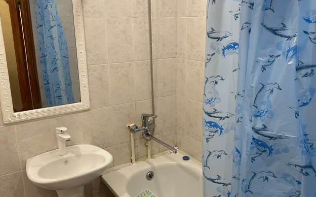2-Kh Komntnaya Flat