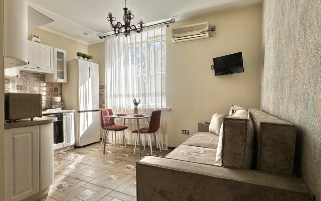Na Allee Geroyev v Antichnom stile Apartments