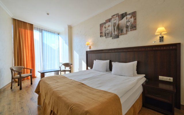 GrandShale Hotel