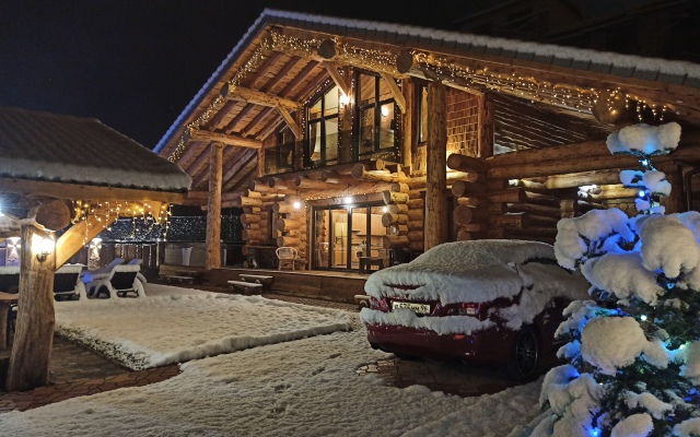 Kedr 750, 6 spalen, 15 gostej s Bassejnom i Banej Chalet