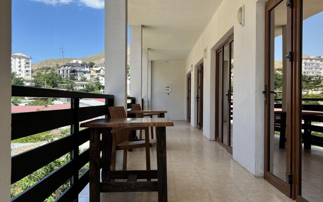 Na Nahimova Guest House