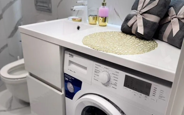 Na Oktyabryskom Prospekte 30B Flat