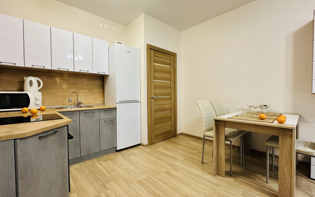 Uutnaya Evro-dvukhkomnatnaya u Naberezhnoy Flat