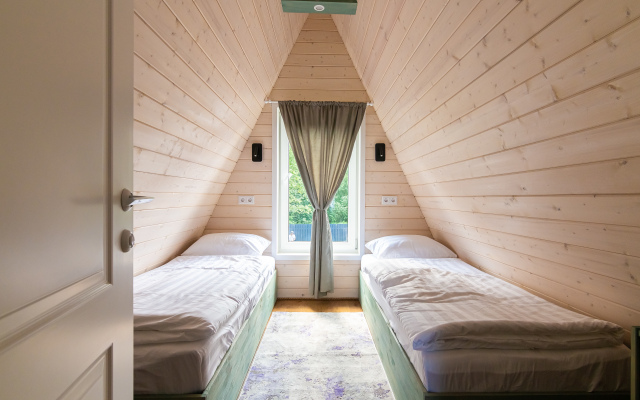 No. 3 Cosmos Krasnoe Ozero Guest House