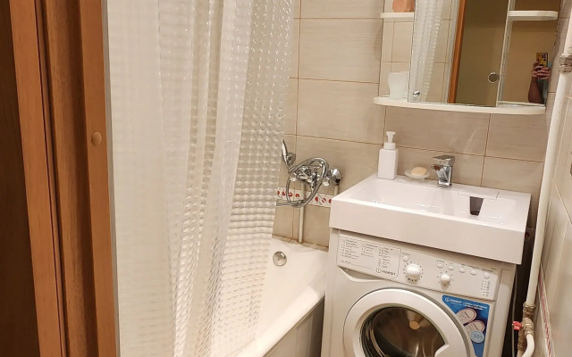 Uyutnaya Dvukhkomnatnaya Kvartira Na Zheleznodorozhnoy 15 Flat