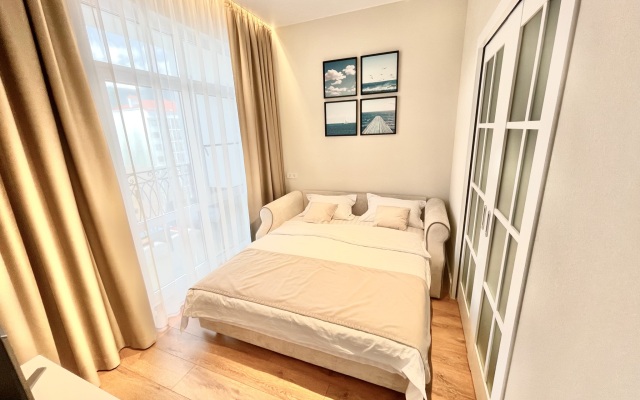 Апартамент в 5 минутах от моря с бассейном на Мира 44лит6