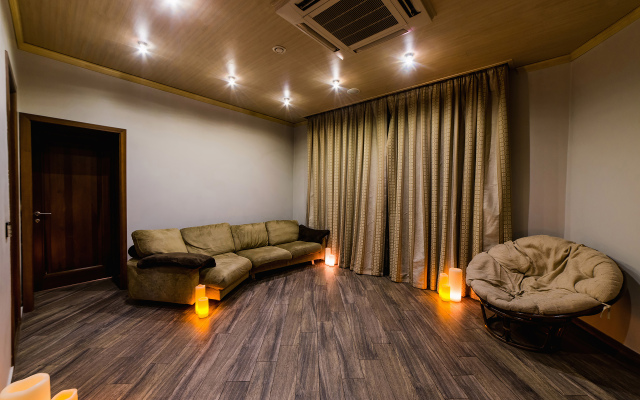 Holiday-In Guest house