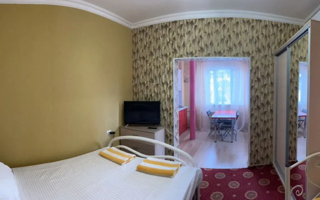 Na Tsvetochnoy 4 Apartments