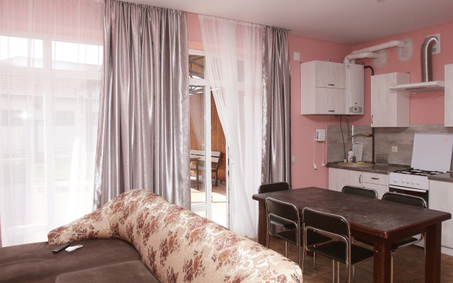 Chernomorskij Hotel