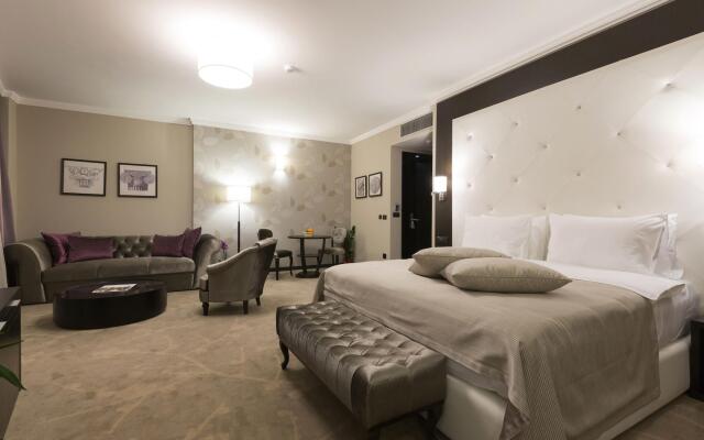 Constantine the Great Hotel