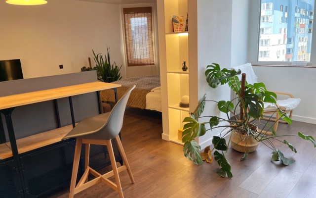 S panoramnym vidom na Volgu Flat
