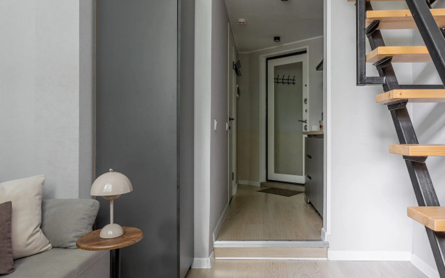 Stilnye Dvukhurovnevye S Besplatnoy Parkovkoy I Parkom Apartment