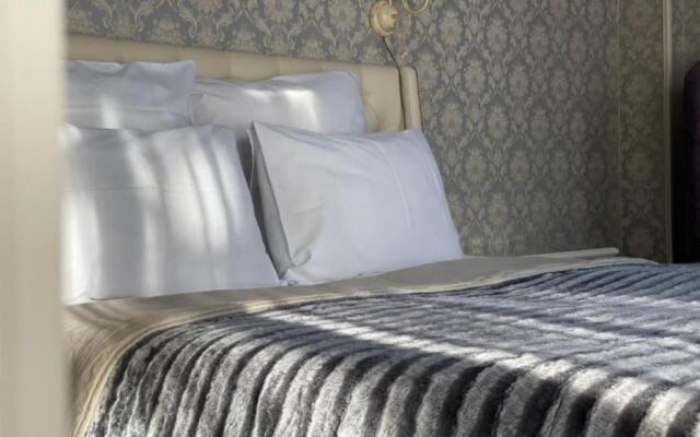 7 Street Mini-Hotel