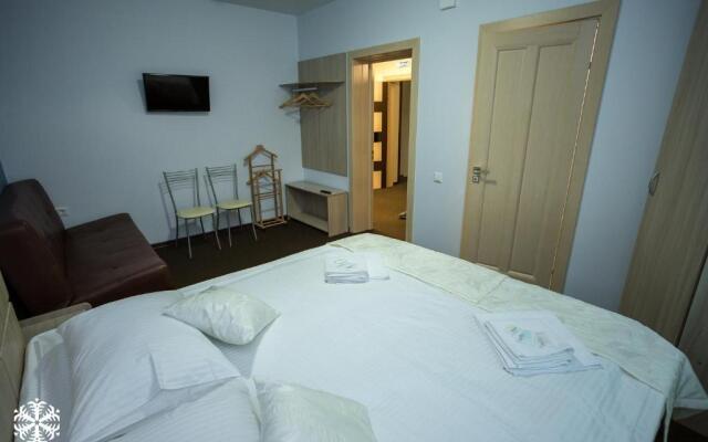 Sportivno-Gostinichnyij Kompleks Zima-Leto Hotel