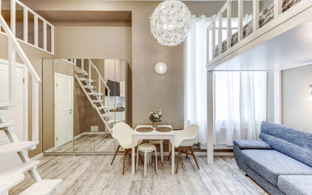 Апартаменты SweetHome на Мойке 40