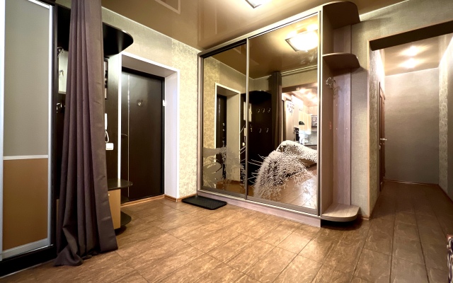 Квартира 3-комнатная Видовая Yarapartments на Набережной