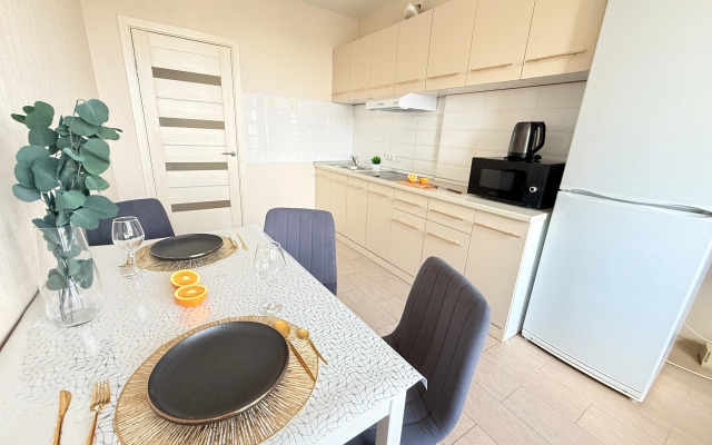 Квартира на 18 этаже (5 минут до центра)