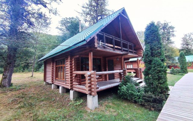 Kottedzhi V Kavkazskom Zapovednike. Krasnaya Polyana Guest House