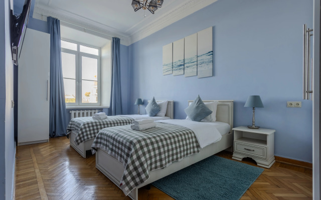 Апартаменты Стандартные с 3 спальнями и Балконом