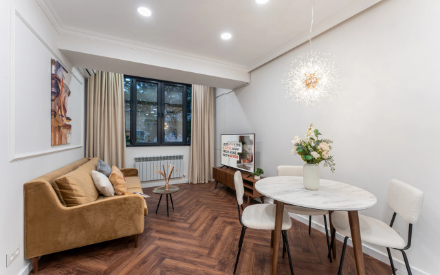 KeyGo #0131, 1 Bedroom, Designed, City Center Apartments