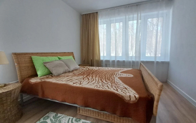 Na Chernitsynskom Proyezde, 8s1 Flat