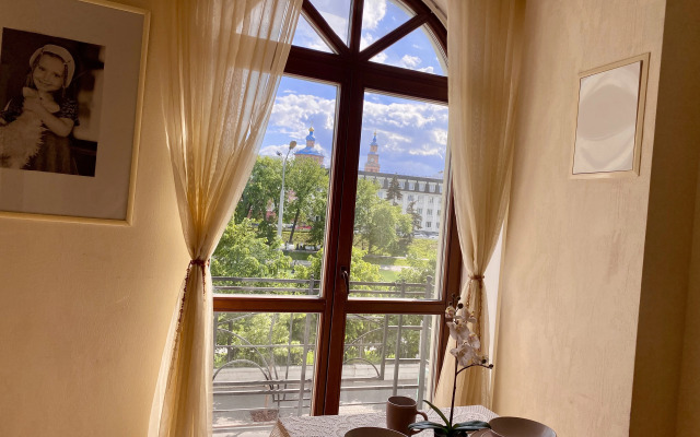 Апартаменты с французскими балконами на Чёрном озере