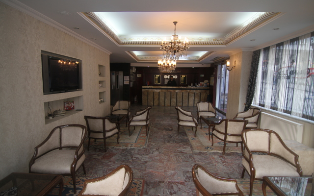 Grand Liza Hotel