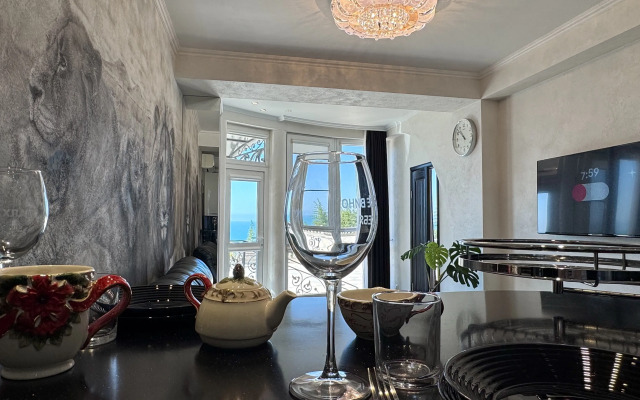 Апартаменты с отдельным входом, видом на море и джакузи Я на Море