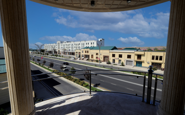 Amir Plaza Hotel