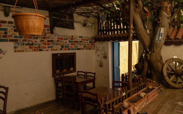 Tarihi Rum Konağı Antikhan Bed&Breakfast