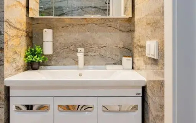 Na Yasnogorskoy 16/2k6 Apartment