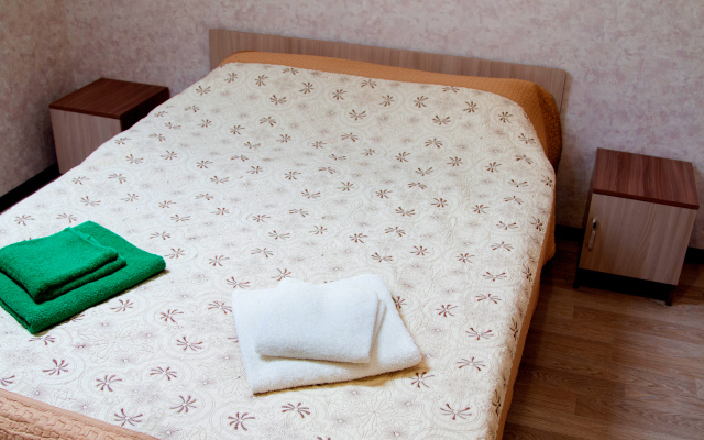 Trekhkomnatnye na Saltykova-Schedrina 3 Apartments