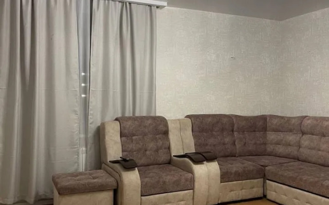 Trekhkomnatnaya Velaskesa 7k5 Flat