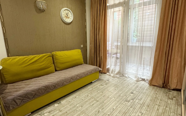 Na Molodogvardeyskoy 2/50 Flat
