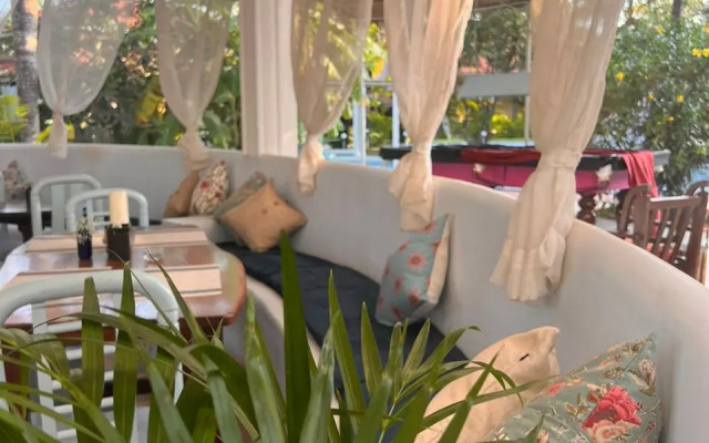 Sashas Holiday Village Resort