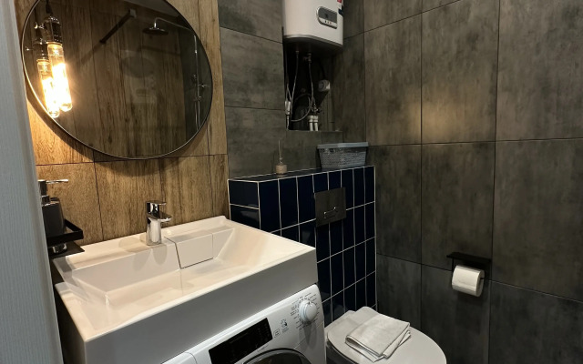 V Tsentre Chelyabinska Ryadom S Parkom Gagarina Flat