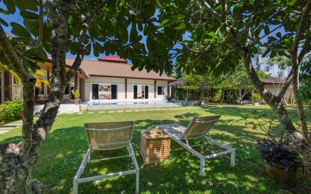 Emilia 3BR Private Pool Naiharn Villa