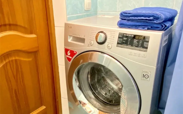Apartamenty Chetyrekhkomnatnye Apartland S Panoramnym Vidom Na Gorod S 12 Etazha