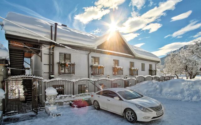 Gornaya Roza Hotel