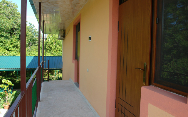 Ecoresort Lorret Guest House