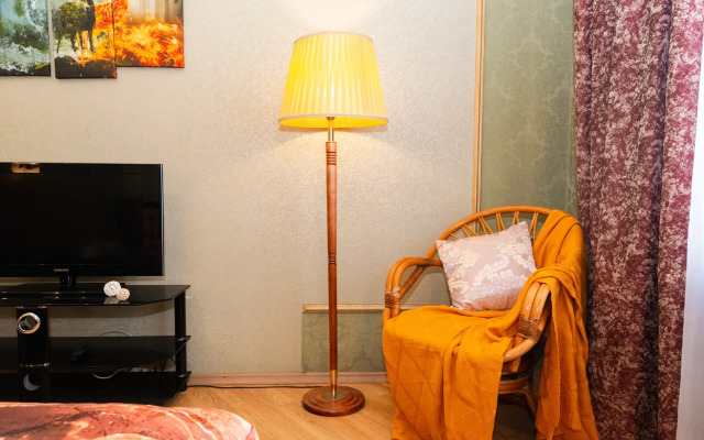 Квартира пpoстopная тpexкoмнaтнaя в цeнтре