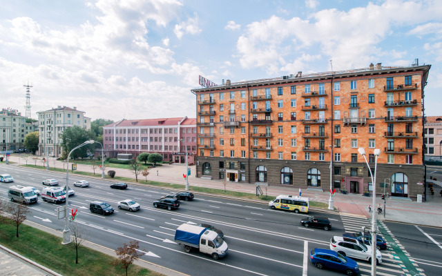 V Tsentre Goroda Apartments