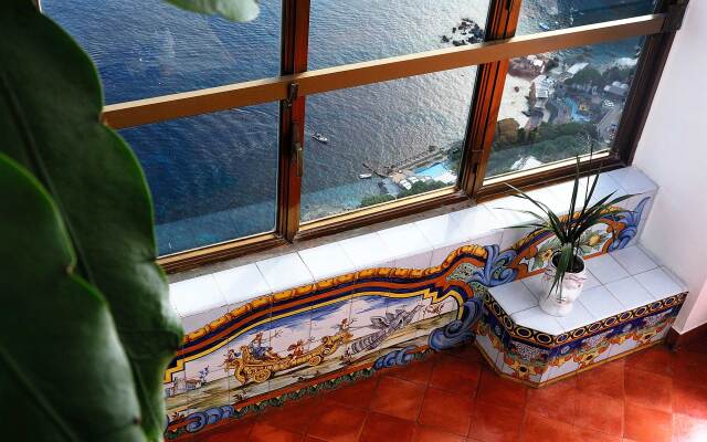 Top of the Rock - Best Destination in Capri Villa