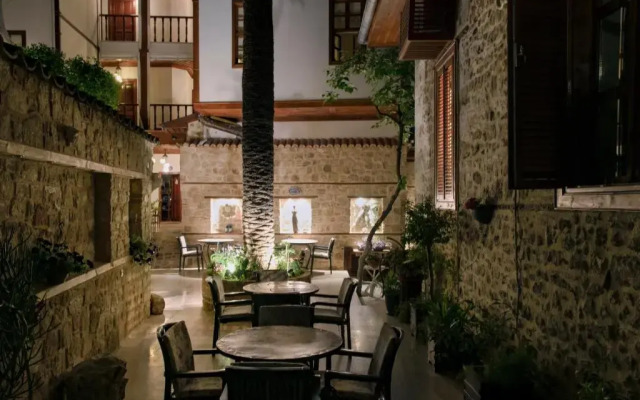 Отель White Garden