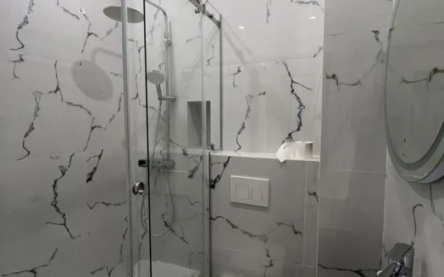 Апартаменты на Светлой 18 (104)