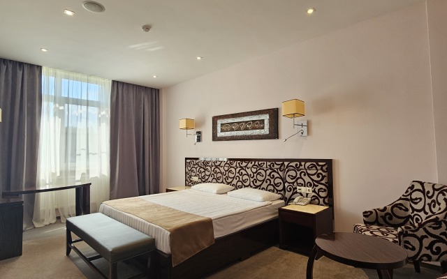 Отель Форест