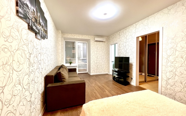 Uyutnaya Kvartira Na Ul.nikitinskaya 30 Flat