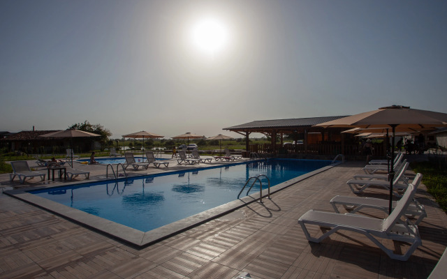 Курортный отель Moretoni Lake