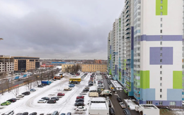 S Balkonom Ryadom S Metro Ladozhskaya Apartments