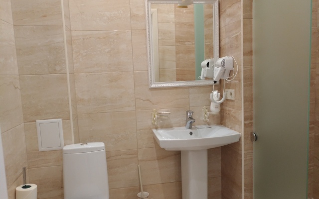 8 Avenyu Hotel